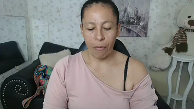 Snapshot of mature_martina chatting on June 18, 2026, 10:04 pm mature martina online show from June 18, 2026, 10:04 pm