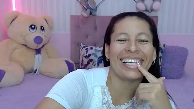 Snapshot of mature_martina chatting on November 14, 2025, 1:53 am mature martina online show from November 14, 2025, 1:53 am