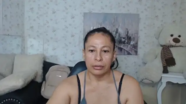 Snapshot of mature_martina chatting on June 4, 2026, 10:47 pm mature martina online show from June 4, 2026, 10:47 pm