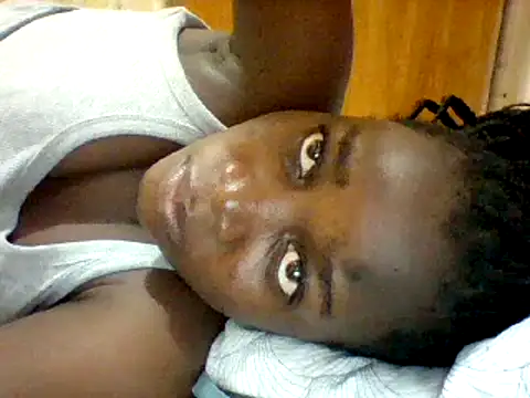 Snapshot of Alessandrajenna chatting on March 14, 2025, 12:10 am Alessandrajenna online show from March 14, 2025, 12:10 am