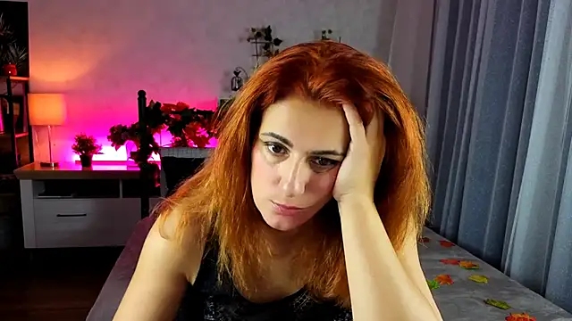 Snapshot of Anna127Moon chatting on November 10, 2025, 3:44 am Anna127Moon online show from November 10, 2025, 3:44 am