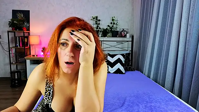 Snapshot of Anna127Moon chatting on November 23, 2025, 4:00 am Anna127Moon online show from November 23, 2025, 4:00 am