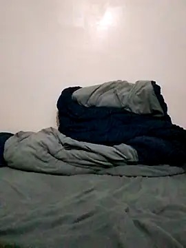 pretty-donna online show from November 3, 2025, 12:20 pm