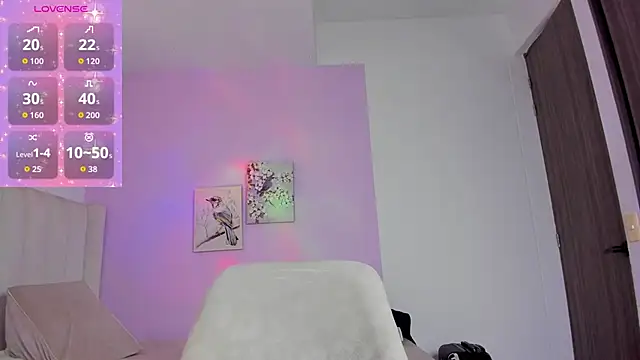 Snapshot of Mhia_palmer chatting on November 18, 2025, 12:30 pm Mhia palmer online show from November 18, 2025, 12:30 pm