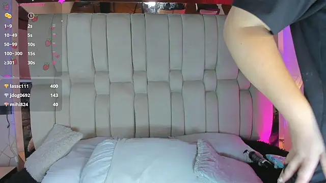 Snapshot of AbbieEdmond chatting on March 9, 2025, 3:05 pm AbbieEdmond online show from March 9, 2025, 3:05 pm