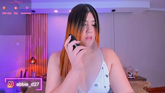 Snapshot of AbbieEdmond chatting on October 31, 2025, 3:58 am AbbieEdmond online show from October 31, 2025, 3:58 am