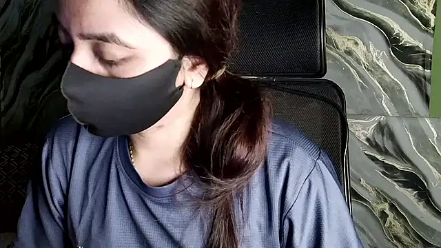 Snapshot of Sima--Roy chatting on December 5, 2025, 6:50 pm Sima--Roy online show from December 5, 2025, 6:50 pm