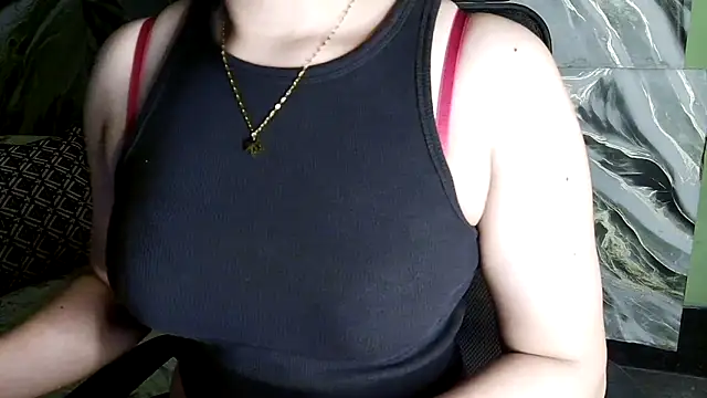 Snapshot of Sima--Roy chatting on November 20, 2025, 7:58 pm Sima--Roy online show from November 20, 2025, 7:58 pm