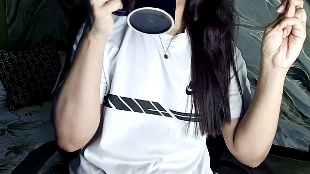 Snapshot of Sima--Roy chatting on November 26, 2025, 7:25 pm Sima--Roy online show from November 26, 2025, 7:25 pm