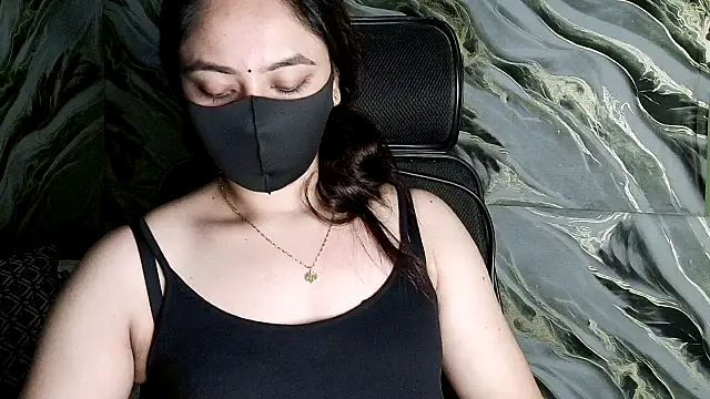 Snapshot of Sima--Roy chatting on November 22, 2025, 6:07 pm Sima--Roy online show from November 22, 2025, 6:07 pm