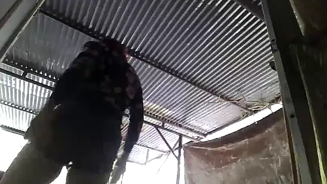 spundarella420 online show from April 3, 2026, 4:02 pm