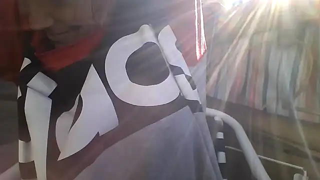 Snapshot of spundarella420 chatting on December 15, 2025, 4:57 pm spundarella420 online show from December 15, 2025, 4:57 pm