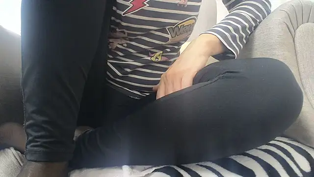 Snapshot of Web_Lady chatting on March 18, 2025, 9:21 pm Web Lady online show from March 18, 2025, 9:21 pm