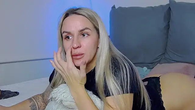 SofiJames online show from October 29, 2025, 6:34 am