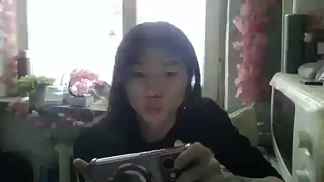 Snapshot of CarlyJoy chatting on December 4, 2025, 8:24 am CarlyJoy online show from December 4, 2025, 8:24 am