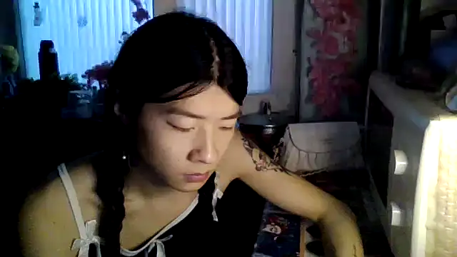 CarlyJoy online show from April 4, 2026, 1:50 pm