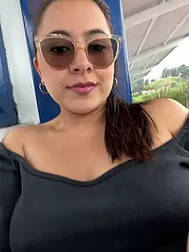 Snapshot of Natha_Fantasy chatting on March 9, 2025, 8:31 pm Natha Fantasy online show from March 9, 2025, 8:31 pm