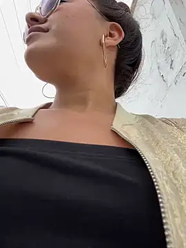 Snapshot of Natha_Fantasy chatting on March 14, 2025, 5:35 pm Natha Fantasy online show from March 14, 2025, 5:35 pm