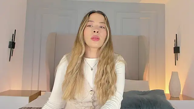 chloe d online show from April 17, 2026, 12:19 pm