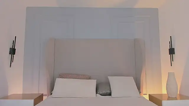 chloe d online show from March 25, 2026, 12:04 pm