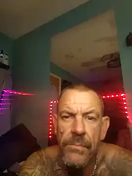 Snapshot of deepstroker42071 chatting on December 6, 2024, 9:15 am deepstroker42071 online show from December 6, 2024, 9:15 am