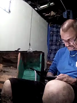 Snapshot of deepstroker42071 chatting on October 5, 2025, 9:49 pm deepstroker42071 online show from October 5, 2025, 9:49 pm