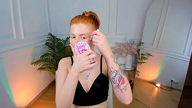 Snapshot of Mira__Blush chatting on November 30, 2025, 8:42 pm Mira Blush online show from November 30, 2025, 8:42 pm