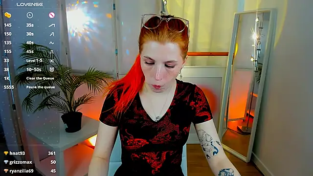 Snapshot of Mira__Blush chatting on February 28, 2025, 9:58 am Mira Blush online show from February 28, 2025, 9:58 am