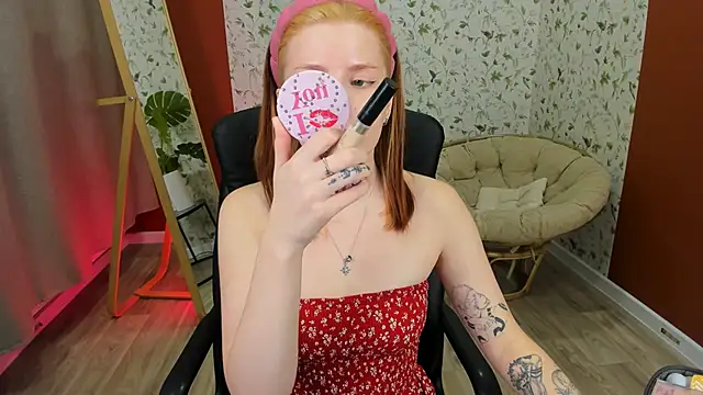 Snapshot of Mira__Blush chatting on November 29, 2025, 1:44 pm Mira Blush online show from November 29, 2025, 1:44 pm