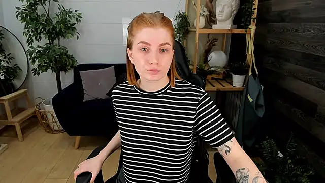Snapshot of Mira__Blush chatting on March 15, 2025, 6:36 am Mira Blush online show from March 15, 2025, 6:36 am