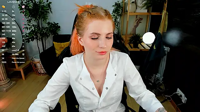 Snapshot of Mira__Blush chatting on February 10, 2025, 1:35 am Mira Blush online show from February 10, 2025, 1:35 am