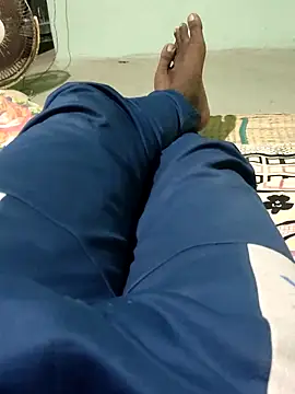 Snapshot of SILENT_FUCKER_01 chatting on February 19, 2025, 3:05 pm SILENT FUCKER 01 online show from February 19, 2025, 3:05 pm