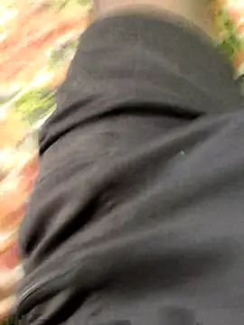 Snapshot of SILENT_FUCKER_01 chatting on February 20, 2025, 9:33 am SILENT FUCKER 01 online show from February 20, 2025, 9:33 am