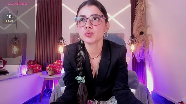 dasha-rodrigues online show from June 11, 2026, 1:52 pm