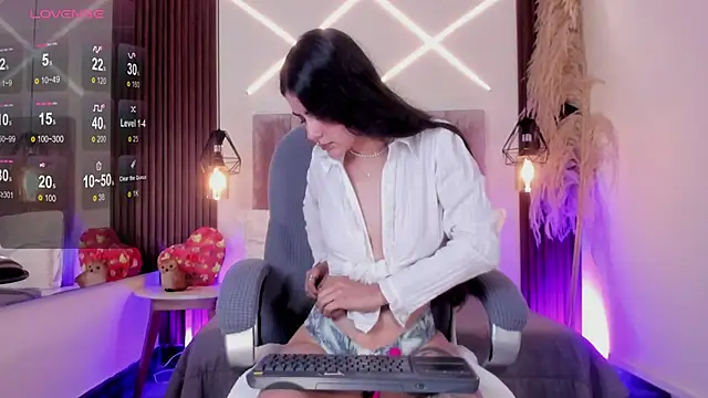 dasha-rodrigues online show from June 7, 2026, 1:27 pm