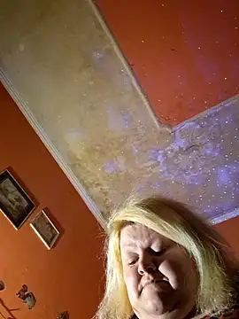 Snapshot of ducicsajsziii chatting on February 18, 2025, 10:14 pm ducicsajsziii online show from February 18, 2025, 10:14 pm