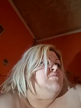 Snapshot of ducicsajsziii chatting on November 12, 2025, 2:10 pm ducicsajsziii online show from November 12, 2025, 2:10 pm