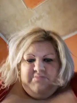 Snapshot of ducicsajsziii chatting on December 18, 2025, 8:56 pm ducicsajsziii online show from December 18, 2025, 8:56 pm