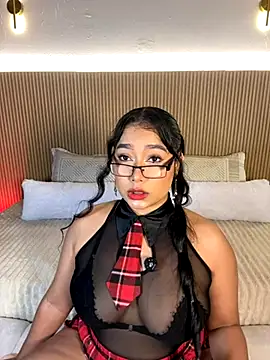 Snapshot of Gaby_Blaze chatting on September 22, 2025, 1:22 am Gaby Blaze online show from September 22, 2025, 1:22 am