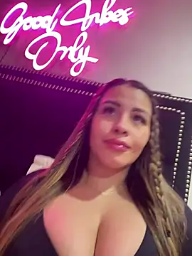 sexyyykloee online show from May 15, 2026, 5:16 am