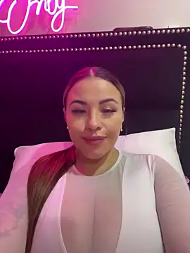 Snapshot of sexyyykloee chatting on March 2, 2026, 7:15 am sexyyykloee online show from March 2, 2026, 7:15 am