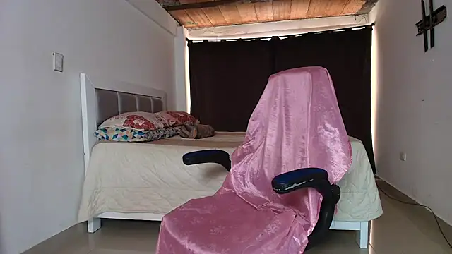 Snapshot of Danna_777 chatting on September 13, 2025, 6:30 pm Danna 777 online show from September 13, 2025, 6:30 pm