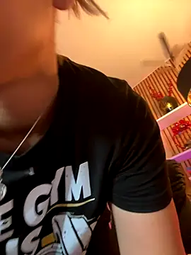 sofiah  online show from December 2, 2025, 5:14 pm