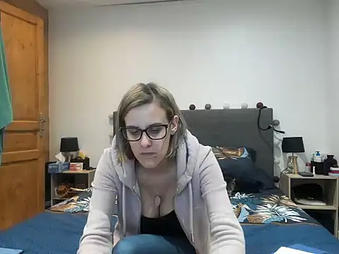 Snapshot of Madame_Callie chatting on April 13, 2026, 2:10 pm Madame Callie online show from April 13, 2026, 2:10 pm