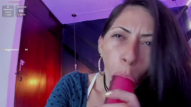 Snapshot of dark_gotica chatting on October 30, 2025, 7:11 pm dark gotica online show from October 30, 2025, 7:11 pm