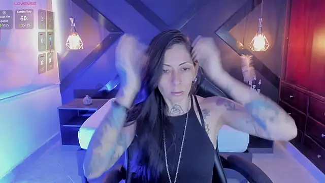 Snapshot of dark_gotica chatting on December 1, 2025, 7:04 pm dark gotica online show from December 1, 2025, 7:04 pm