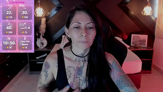 Snapshot of dark_gotica chatting on October 24, 2025, 8:52 pm dark gotica online show from October 24, 2025, 8:52 pm