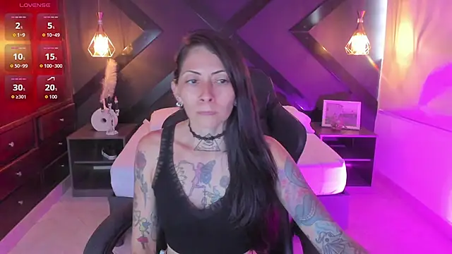 Snapshot of dark_gotica chatting on November 7, 2025, 7:07 pm dark gotica online show from November 7, 2025, 7:07 pm