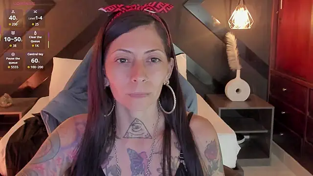 dark gotica online show from April 16, 2026, 9:39 pm