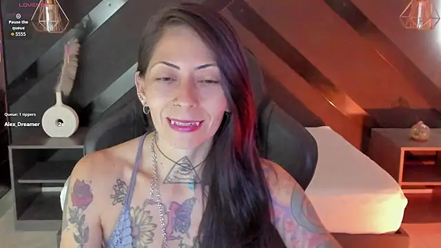 dark gotica online show from February 2, 2026, 7:13 pm